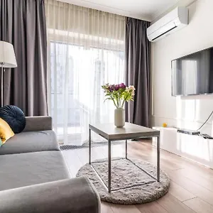  Apartament Mennica By Golden